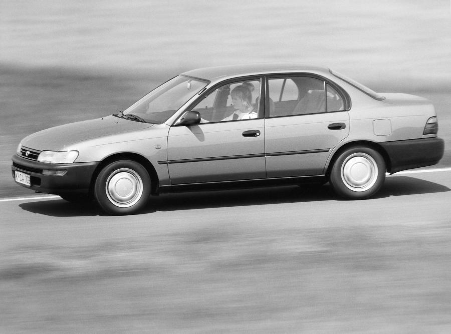  Toyota Corolla Sedan 1992 года  (EU) (фото 2 из 6)